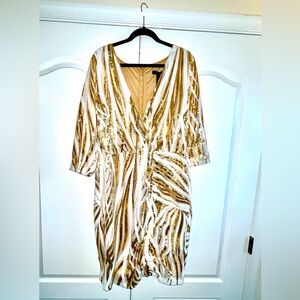 Glitz & Glamour, White & Gold eleganza! A never worn Cinderella Special.